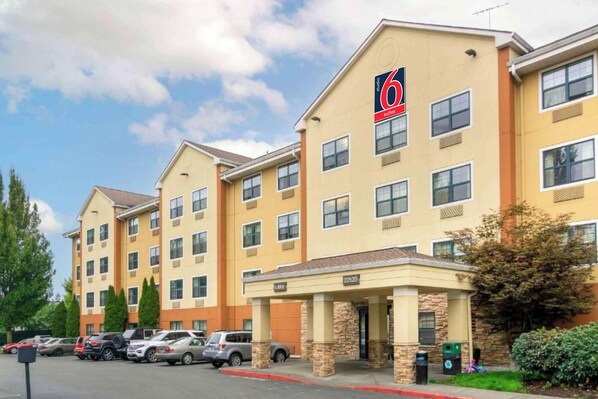 Front of property - Studio 6 Suites Seattle Kent WA (Kent)
