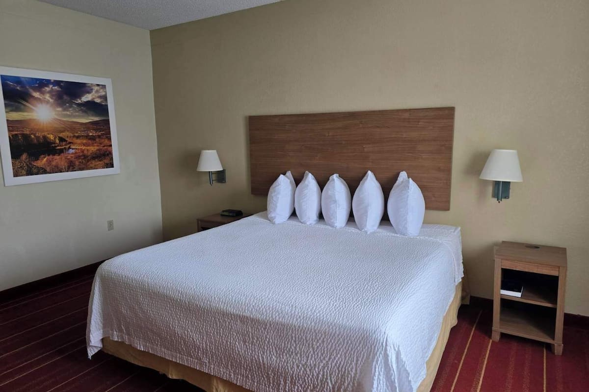 blackout curtains, cots/infant beds, rollaway beds, free wifi