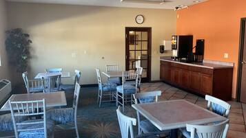 Frokost på farten er inkludert hver dag