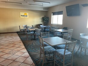 Free daily on-the-go breakfast - Days Inn by Wyndham Colorado Springs Airport (Colorado Springs)