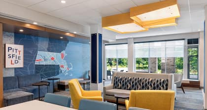 Holiday Inn Express & Suites Pittsfield - Berkshires by IHG