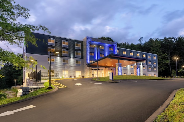 Holiday Inn Express & Suites Pittsfield - Berkshires By Ihg - Hudson Valley, NY