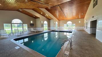 Piscina interna, piscina externa