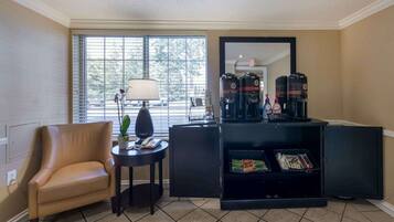 Tägliches inbegriffenes Frühstück zum Mitnehmen