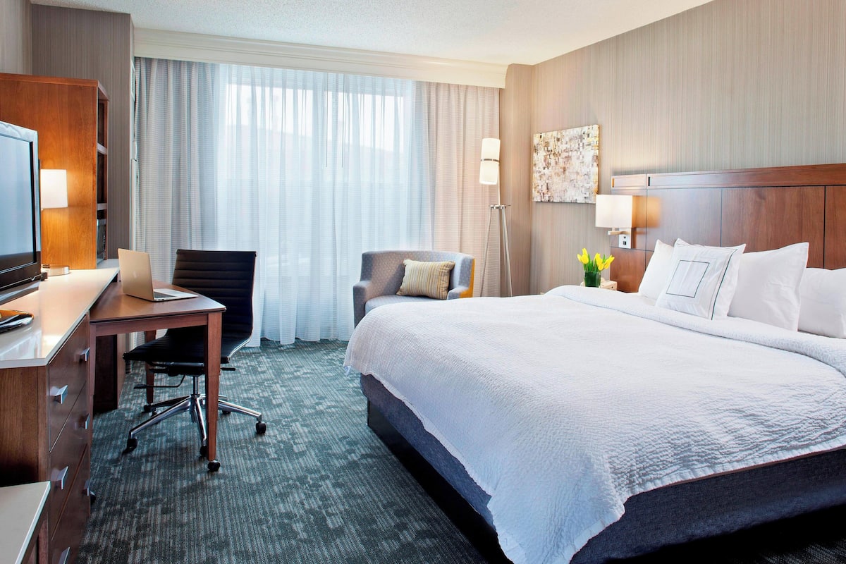 In-room safe, desk, blackout drapes, iron/ironing board