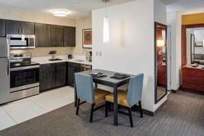 Fridge, microwave, coffee/tea maker - Residence Inn by Marriott Portsmouth (Portsmouth)