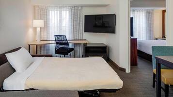 Premium bedding, in-room safe, desk, blackout drapes