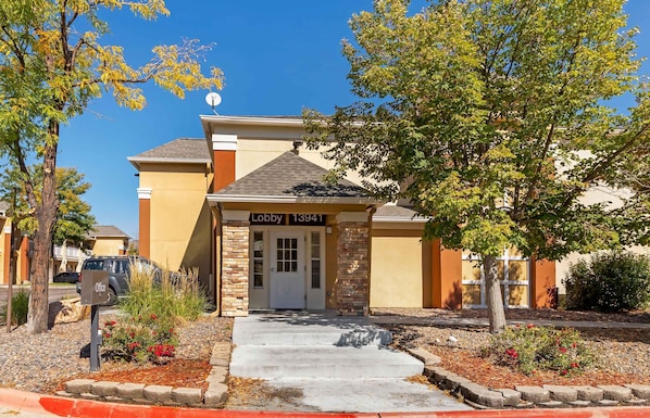 Exterior - Extended Stay America Select Suites Denver Aurora South (Aurora)