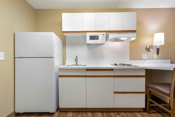 Studio | Private kitchen | Full-size fridge, microwave, stovetop, coffee/tea maker