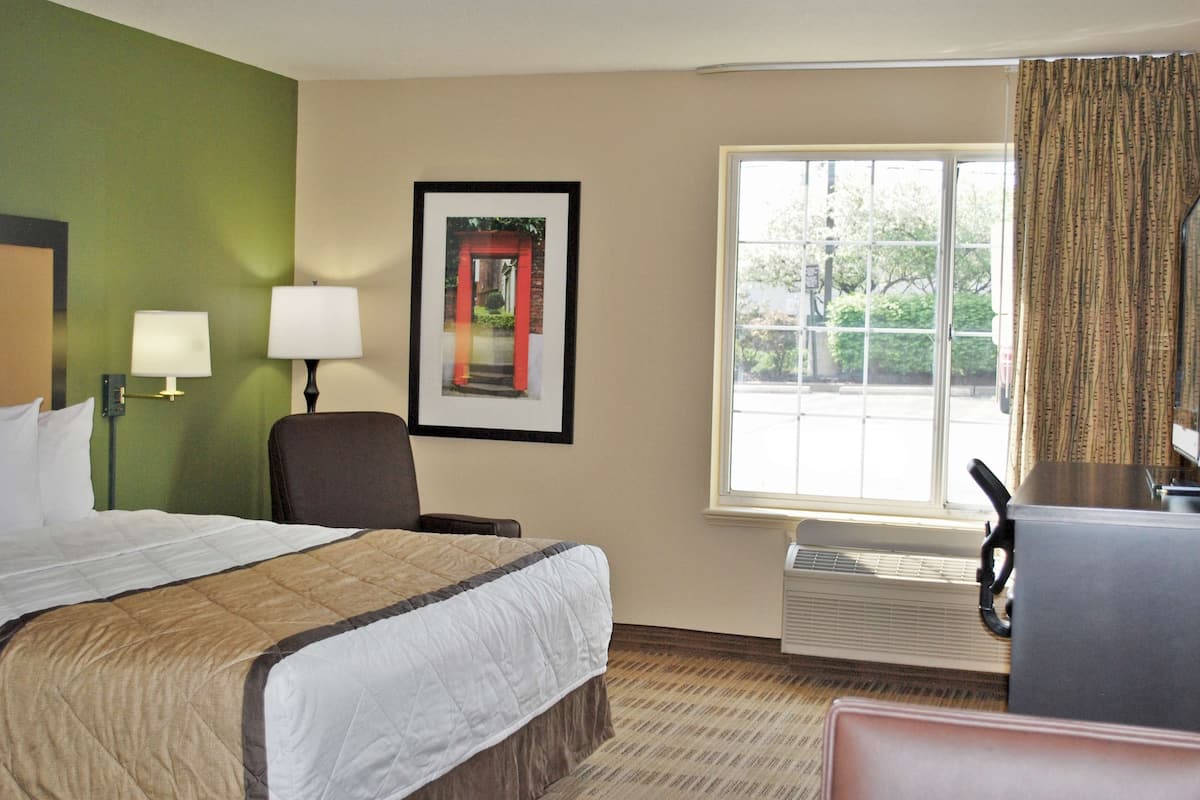 Blackout drapes, iron/ironing board, free WiFi, bed sheets