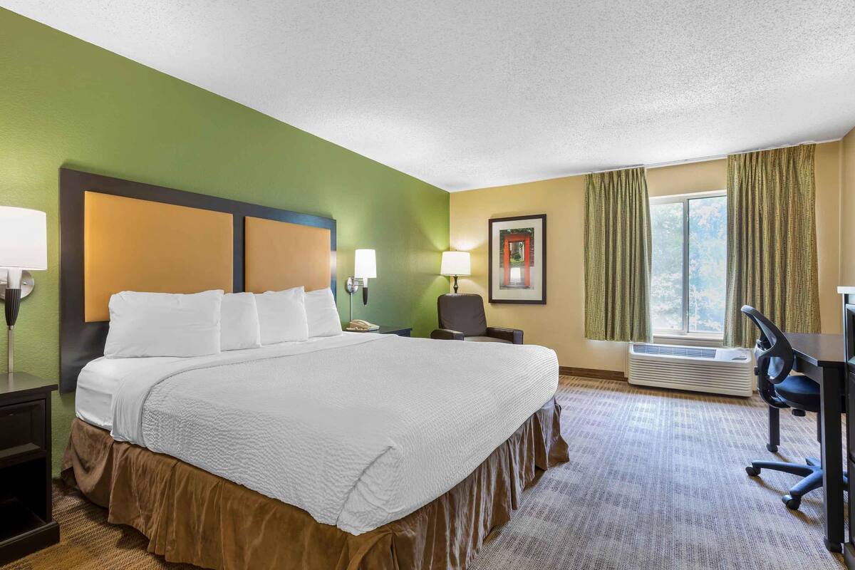 Studio | Blackout curtains, iron/ironing board, free WiFi, bed sheets