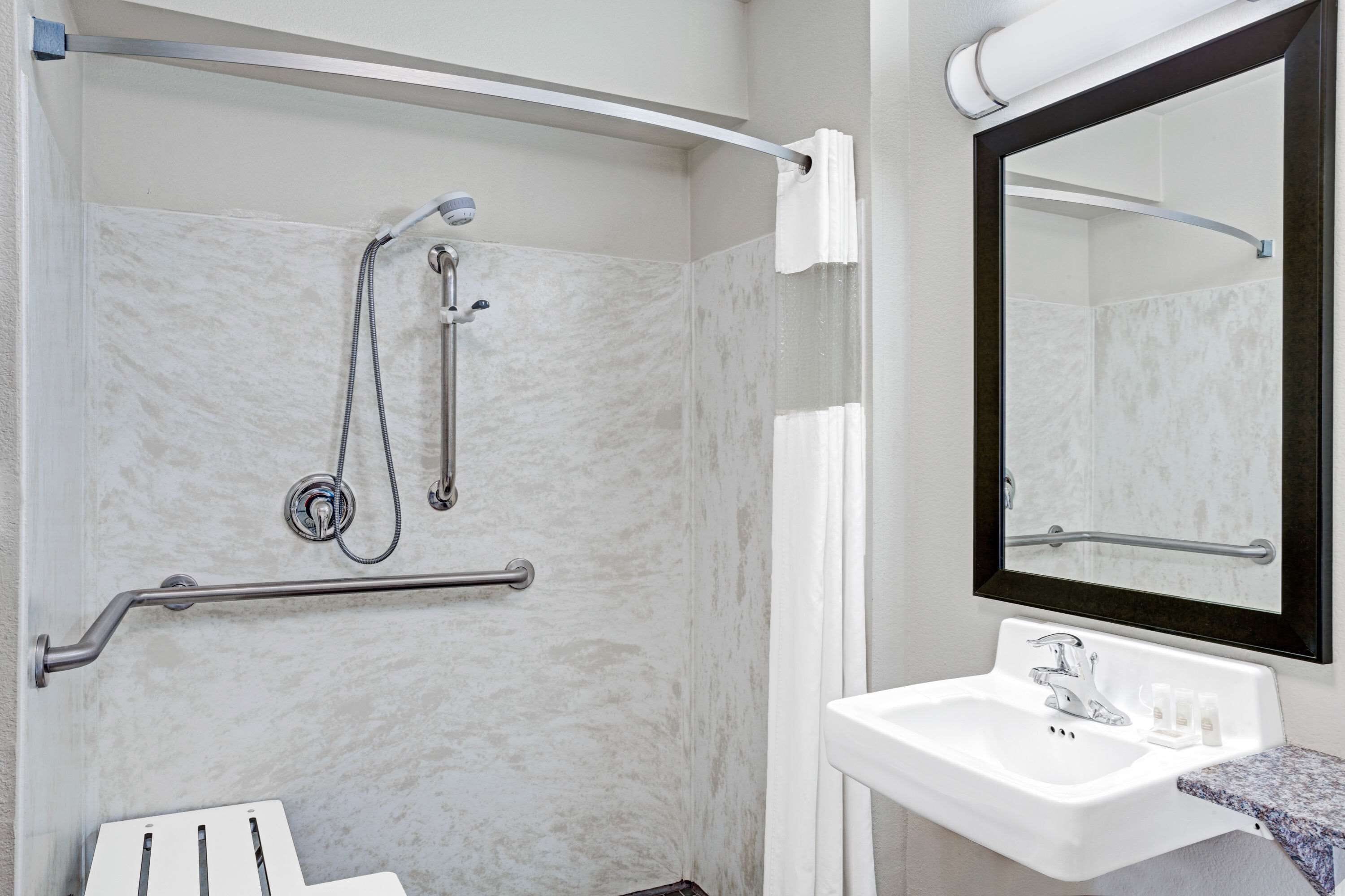 combined shower/bathtub, free toiletries, hair dryer, towels