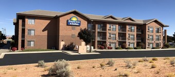 Days Inn & Suites by Wyndham Page Lake Powell