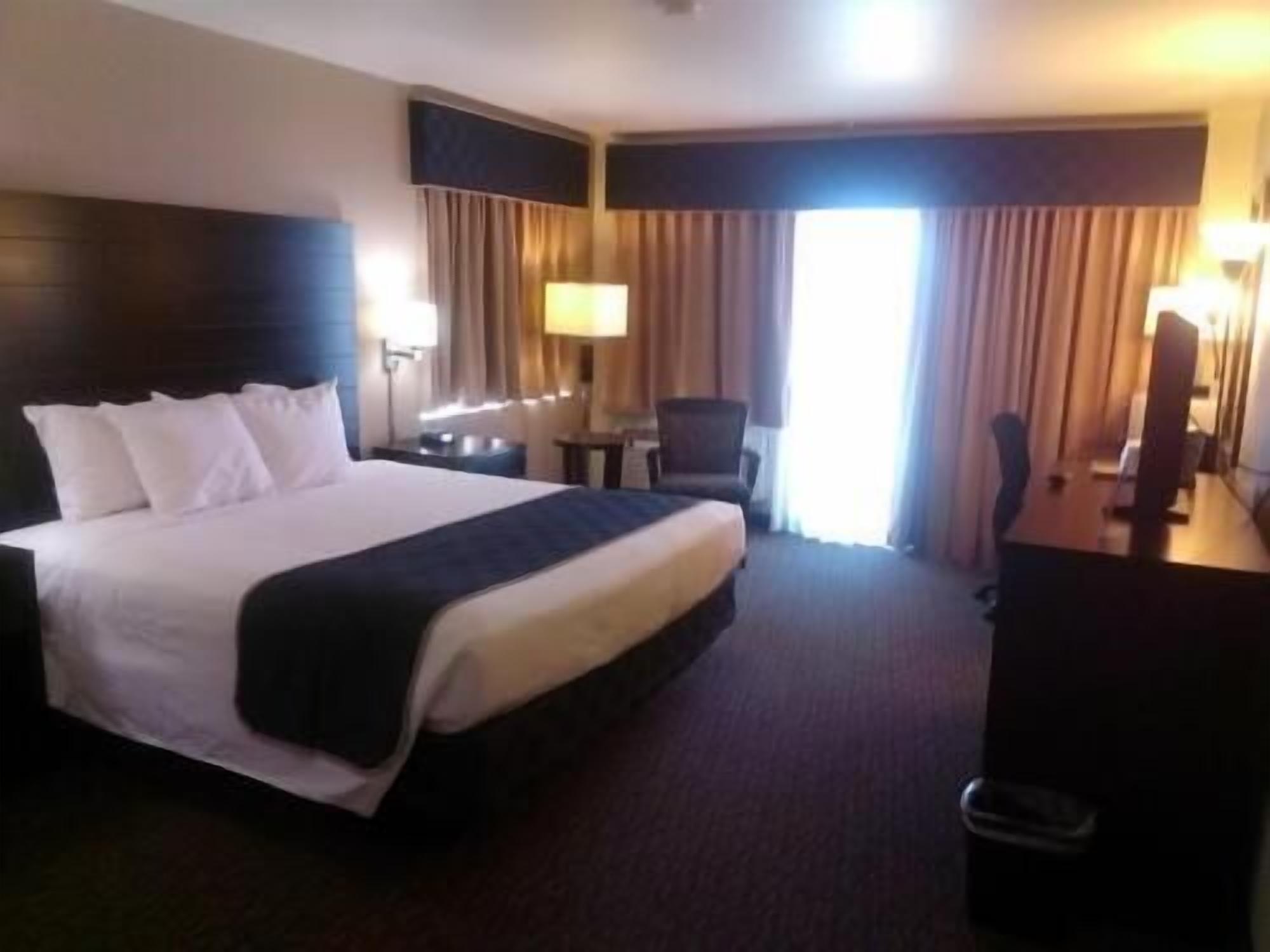 Desk, iron/ironing board, free cots/infant beds, rollaway beds