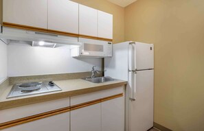 Studio, 1 grand lit, accessible aux personnes à mobilité réduite, non-fumeur | Bureau, fer et planche à repasser, accès au Wi-Fi (inclus)