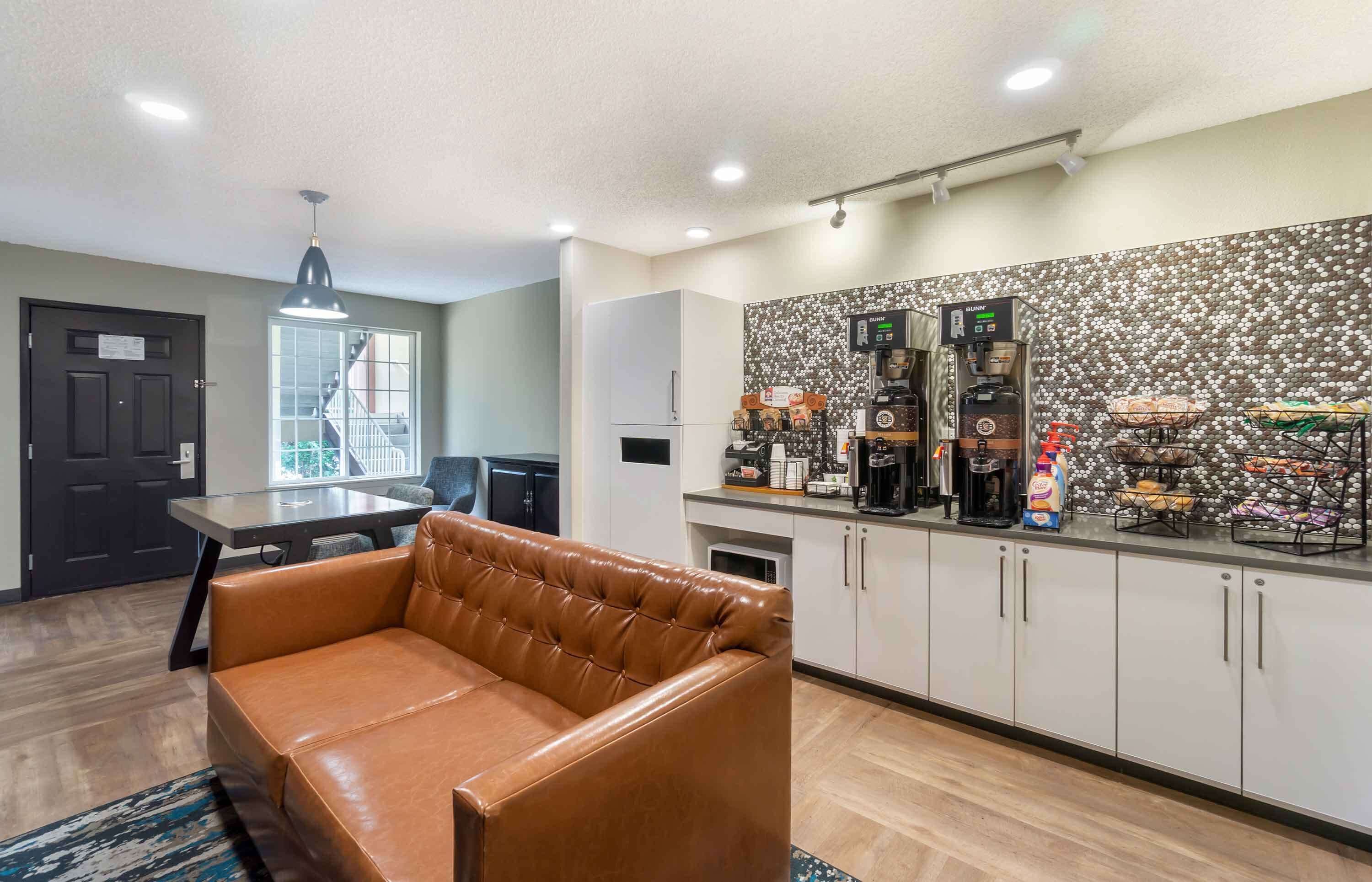 Café da manhã para viagem grátis todos os dias