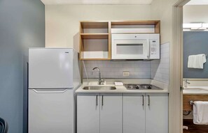 Estudio Deluxe, 1 cama de matrimonio grande con sofá cama, no fumadores | 1 dormitorio, escritorio, tabla de planchar con plancha y wifi gratis