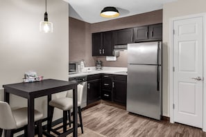 Suite, 1 Bedroom | Premium bedding, desk, iron/ironing board, free cribs/infant beds - Residence Inn by Marriott Atlanta Norcross/Peachtree Corners (Peachtree Corners)