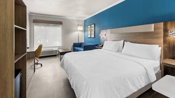 Standard Room, 1 King Bed with Sofa bed | Down comforters, pillowtop beds, in-room safe, desk