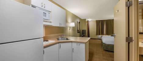 Estúdio, 1 cama King, para não fumantes | Escrivaninha, ferros/tábuas de passar roupa, Wi-Fi de cortesia