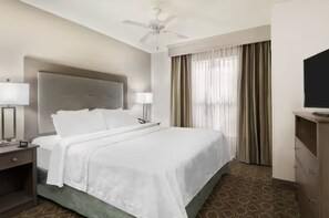 Premium bedding, desk, laptop workspace, soundproofing - Homewood Suites by Hilton Baton Rouge (Baton Rouge)