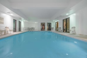 Piscine intérieure