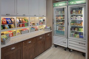 Snack bar - Homewood Suites by Hilton Minneapolis-Mall Of America (Bloomington)