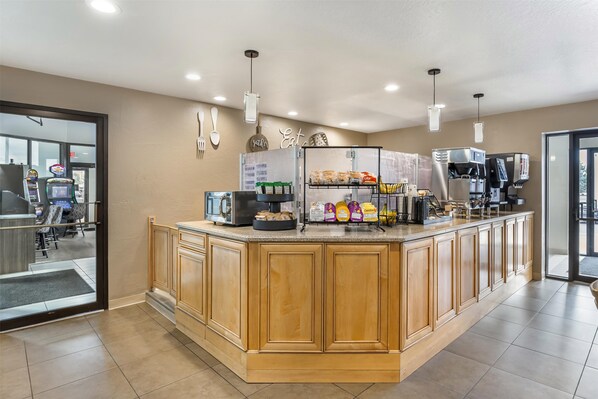 Free daily continental breakfast 