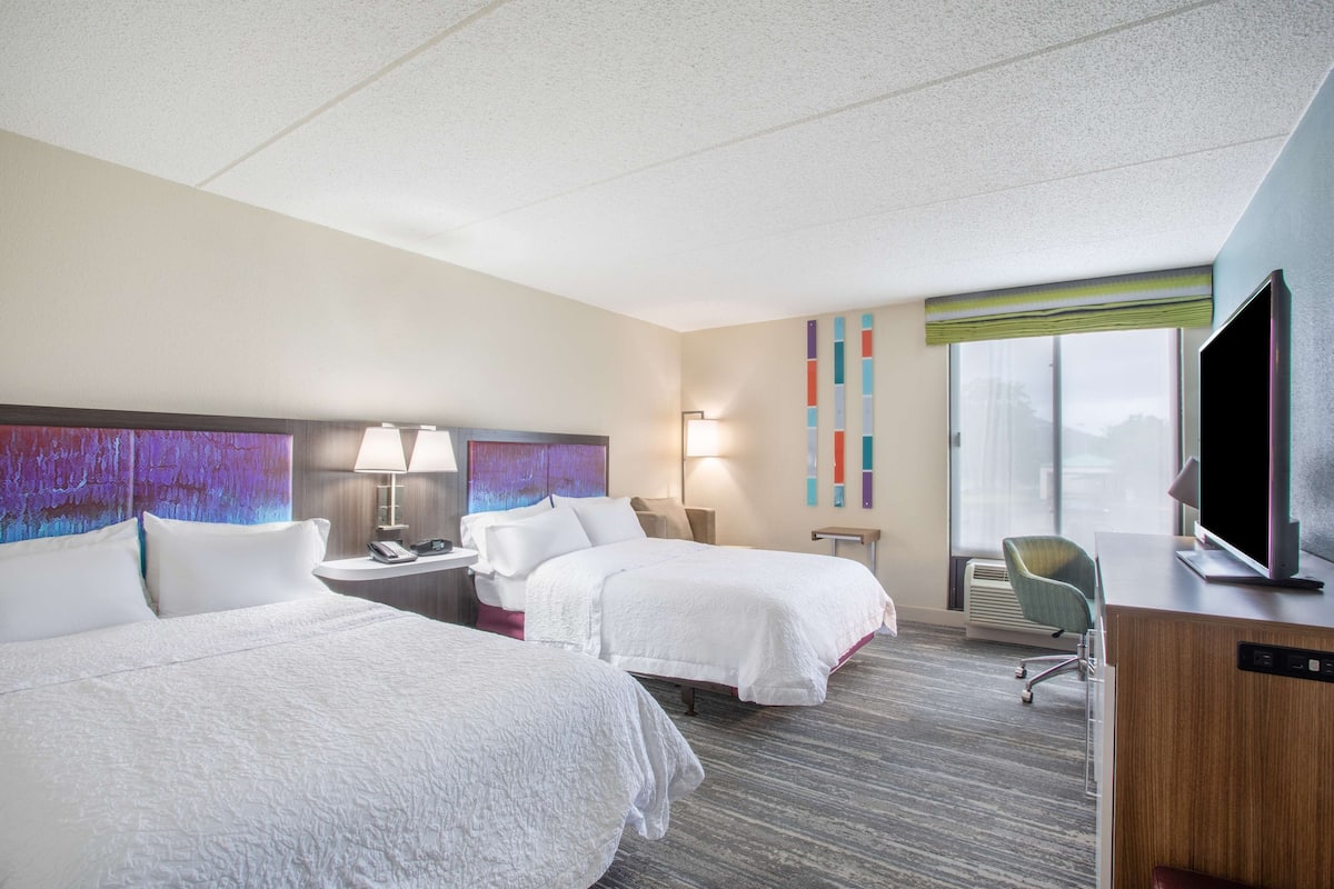 premium bedding, in-room safe, desk, blackout curtains