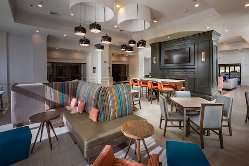 Hampton Inn & Suites Asheville Airport