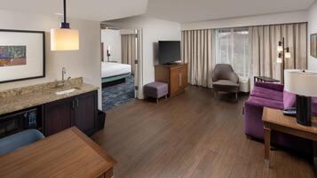 Suite, 1 kingsize-seng, tilgjengelighetstilpasset, ikke-røyk | Minibar