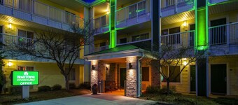 HomeTowne Studios by Red Roof Winston-Salem - University Pkwy