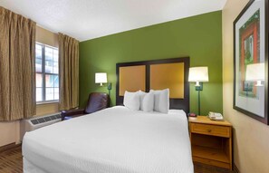 Studio, 1 Queen Bed, Non Smoking | Desk, laptop workspace, blackout drapes, iron/ironing board