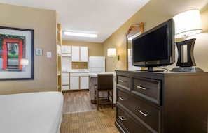 Desk, laptop workspace, blackout curtains, iron/ironing board - Extended Stay America Suites Fort Worth Medical Center (Fort Worth)