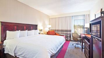 Standardrum - 1 kingsize-sÀng - icke-rökare | VÀrdeförvaringsskÄp pÄ rummet och strykjÀrn/strykbrÀda