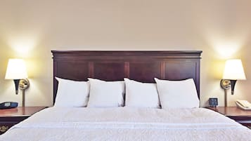 Standard Room, 1 King Bed, Non Smoking | In-room safe, iron/ironing board, free cribs/infant beds, rollaway beds