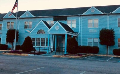 Holiday Lodge