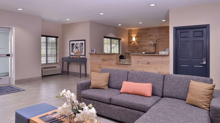 Country Inn & Suites by Radisson, Omaha Airport, IA