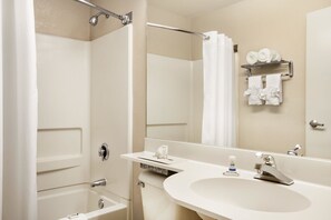 Ensemble douche/baignoire, articles de toilette écologiques