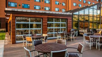 Här finns 3 restauranger som serverar frukost.