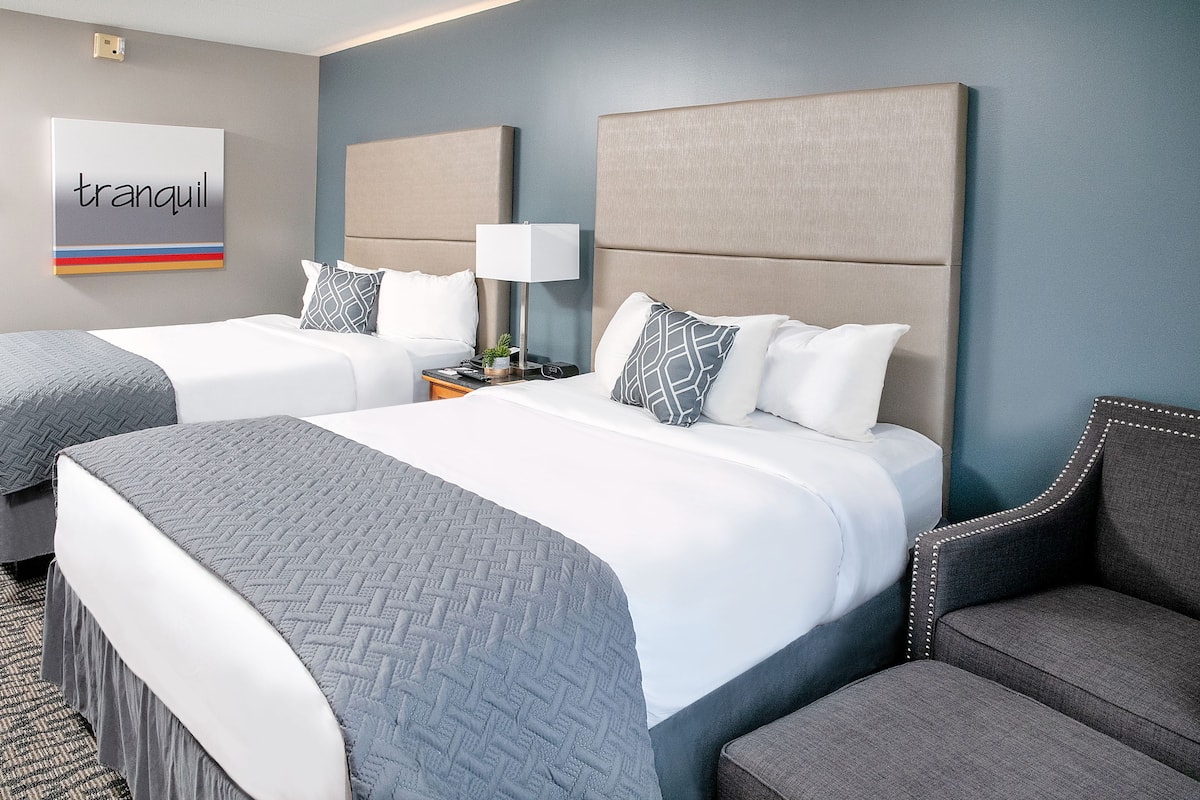 Premium bedding, iron/ironing board, free Internet, bed sheets