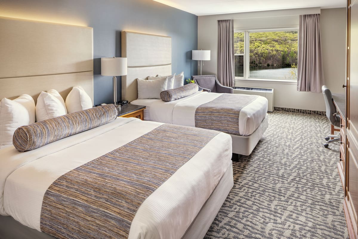 1 bedroom, premium bedding, iron/ironing board, free internet