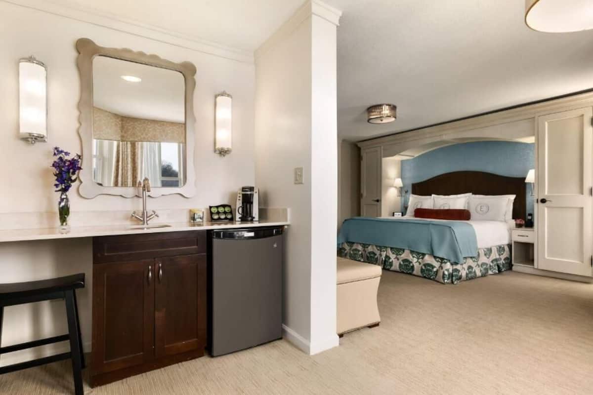 Literie hypoallergénique, couette en duvet, coffre-fort, bureau