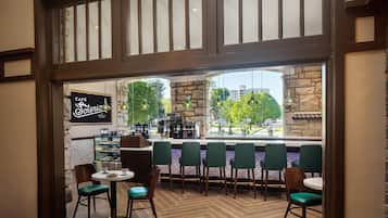 Breakfast, lunch and dinner served