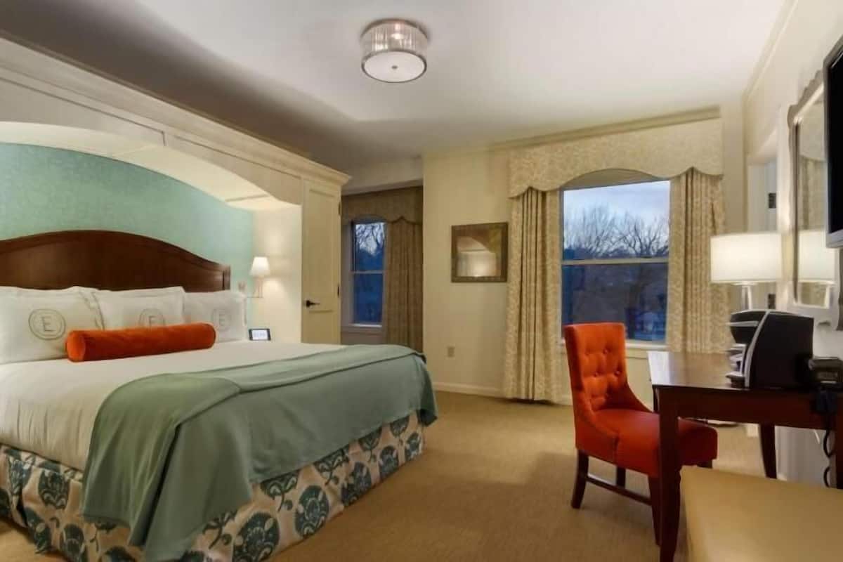 Literie hypoallergénique, couette en duvet, coffre-fort, bureau