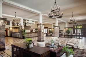 Lobby - The Elms Hotel & Spa, a Destination by Hyatt Hotel (Excelsior Springs)