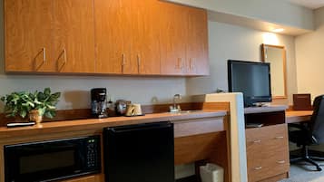 Suite, 1 Queen Bed with Sofa bed, Accessible, Connecting Rooms | Private kitchenette | Fridge, microwave, coffee/tea maker, freezer