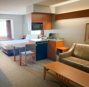 Queen Suite with Sofa Sleeper | Desk, blackout curtains, free WiFi, bed sheets