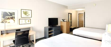 أغطية فراش متميزة ومكتب وستائر تعتيم ومكواة/لوح كي