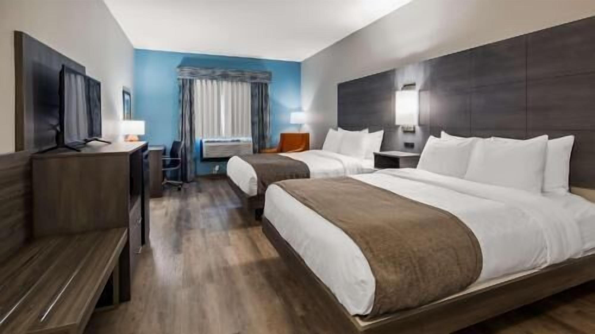 Egyptian cotton sheets, premium bedding, down comforters, pillowtop beds